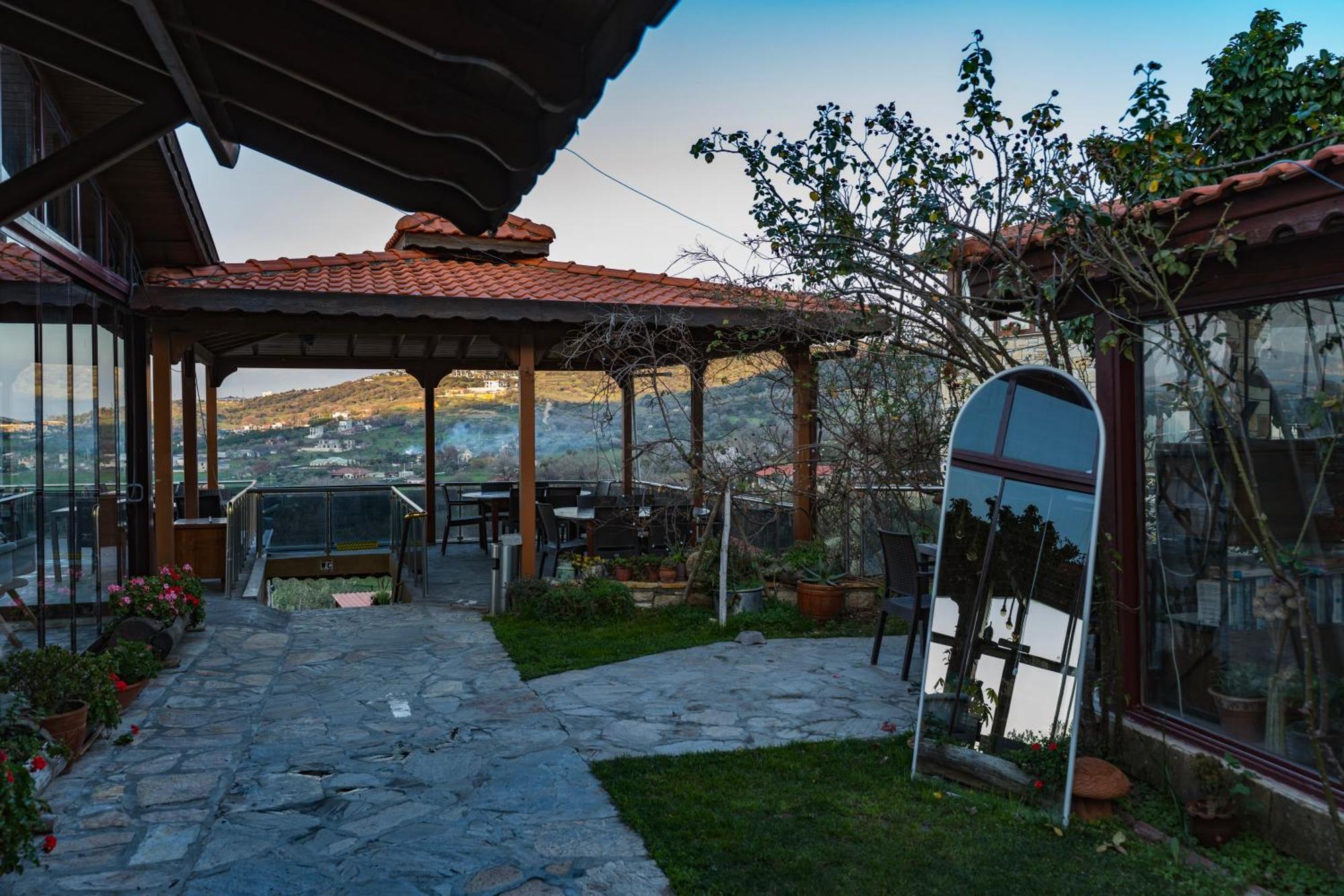 Kozbeyli Konagi Hotel Yenifoca Exterior photo